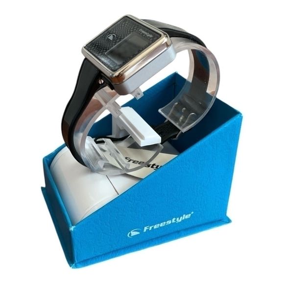 NIB FREESTYLE The Tetra Watch Black Rubber Wristband Unisex Digital Wristwatch - Picture 4 of 13